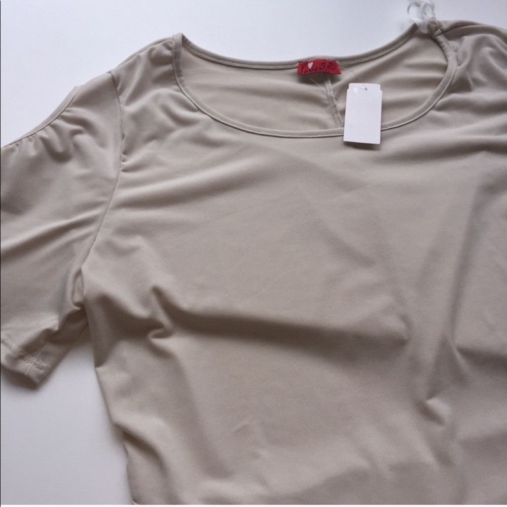 NEW PLUS Beige short sleeve top with cut details - Picture 8 of 8